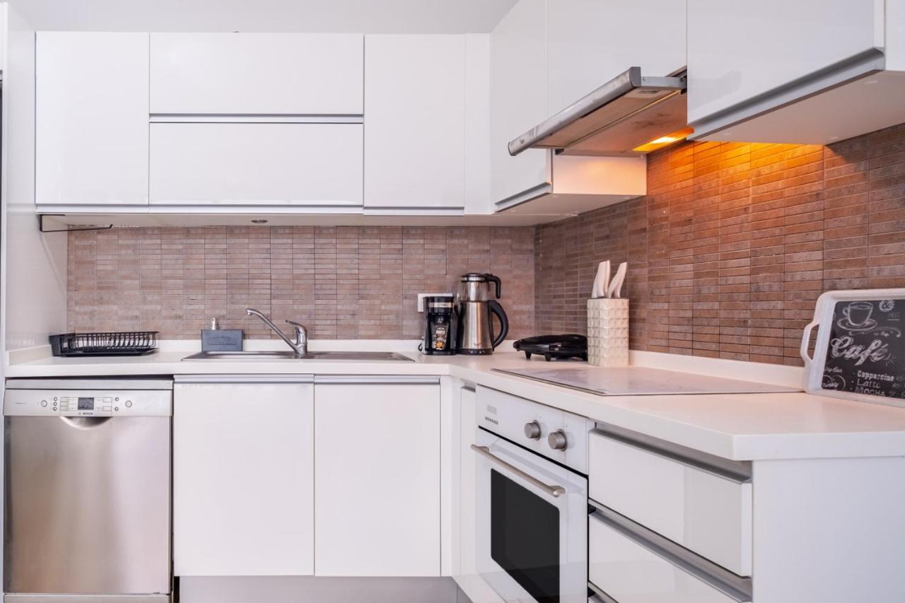 Charming Flat With City View In Atasehir Истанбул Екстериор снимка