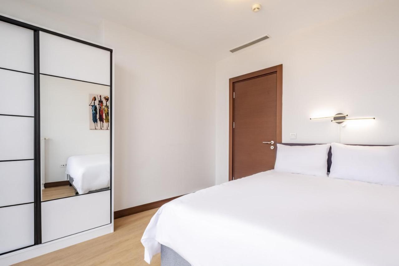 Charming Flat With City View In Atasehir Истанбул Екстериор снимка
